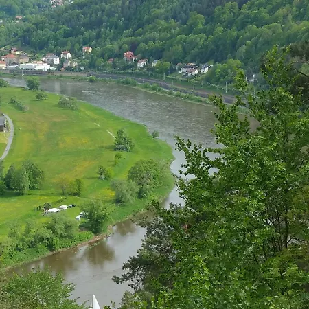 Apartmenthaus Menge شقة باد سشاندو