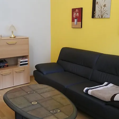 Apartmenthaus Menge Apartment